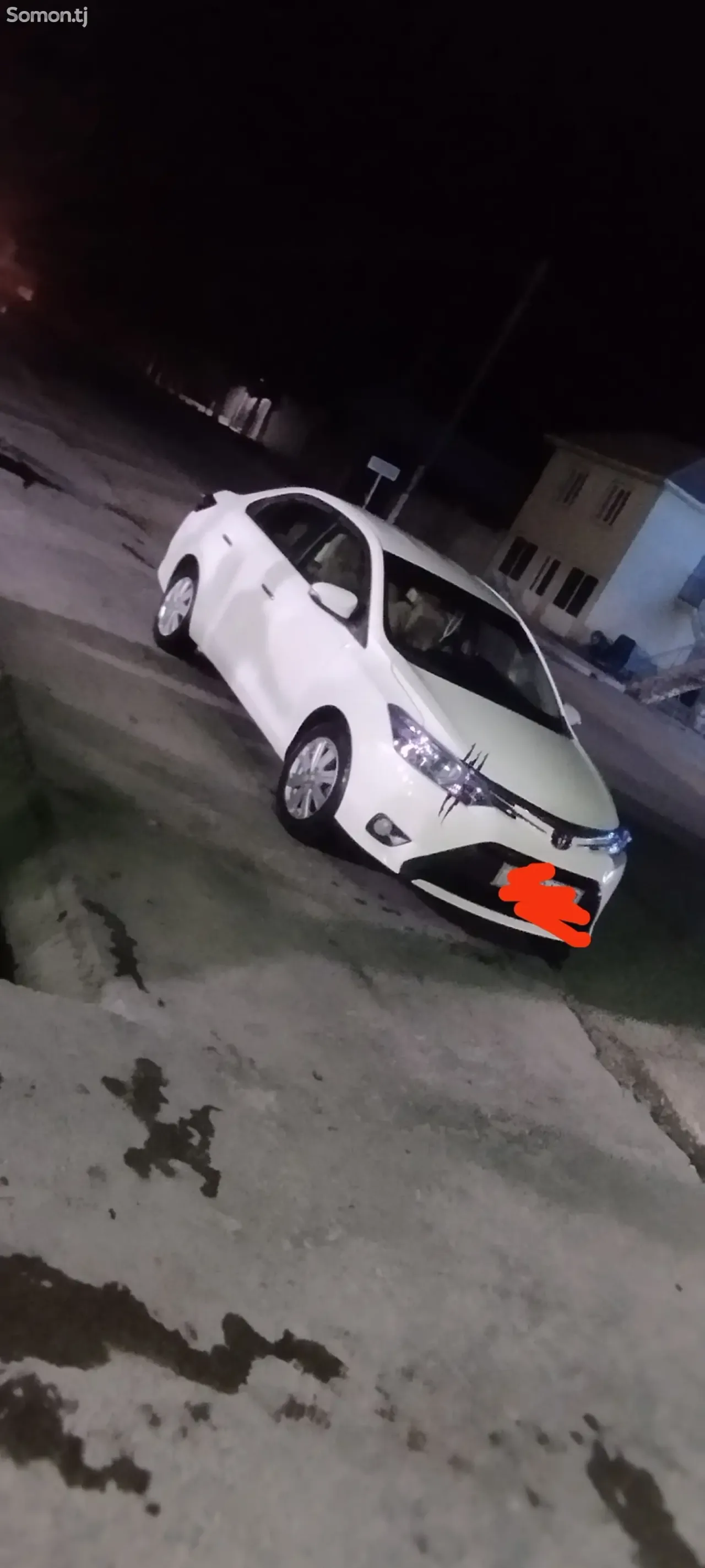 Toyota Yaris 2014 · 1.5 AT