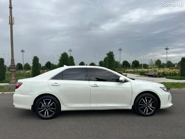 Toyota Camry 2017 · 2.5 AT
