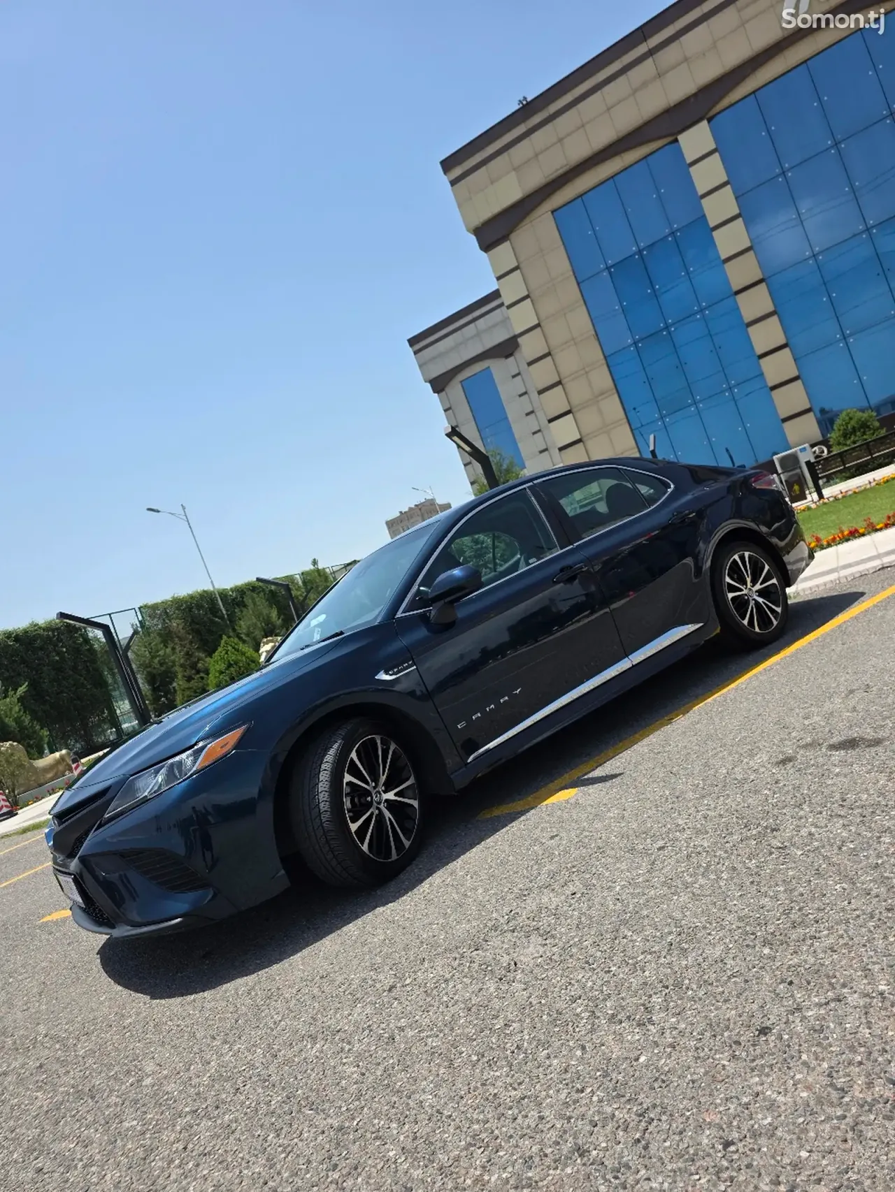 Toyota Camry 2018 · 2.5 AT