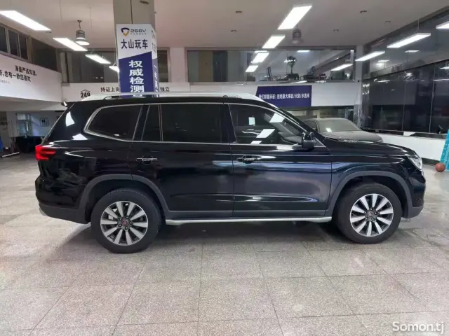 Roewe RX8 2018 · AT