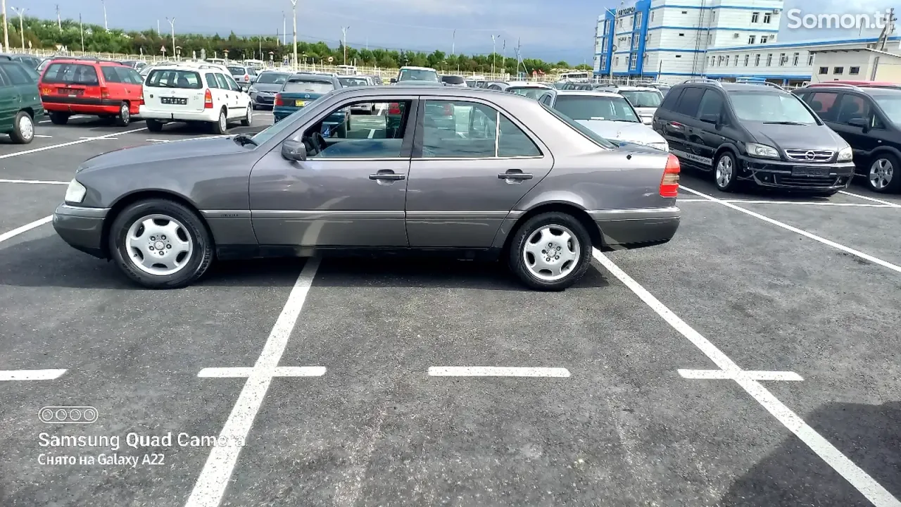 Mercedes-Benz C class 1995 · 1.8 MT