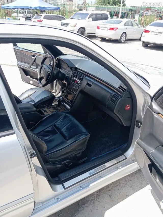 Mercedes-Benz C class 1999 · 4.3 AT
