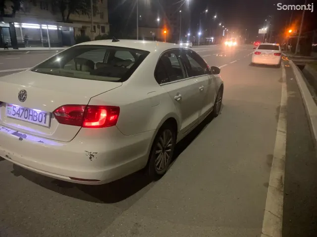 Volkswagen Jetta 2011 · 2.5 AT