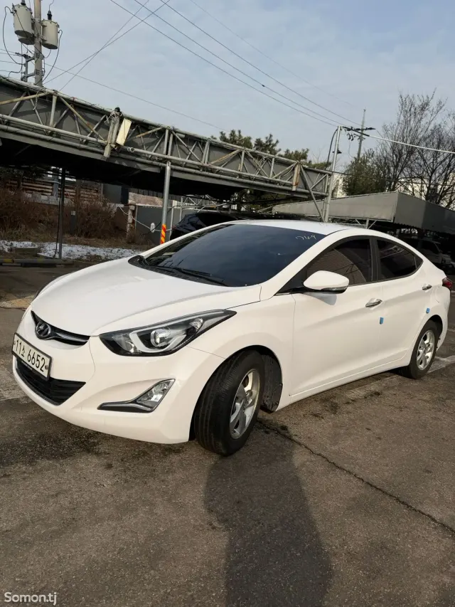 Hyundai Avante 2015 · 1.6 AT