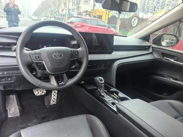 Toyota Camry 2025 · 2.0 AT