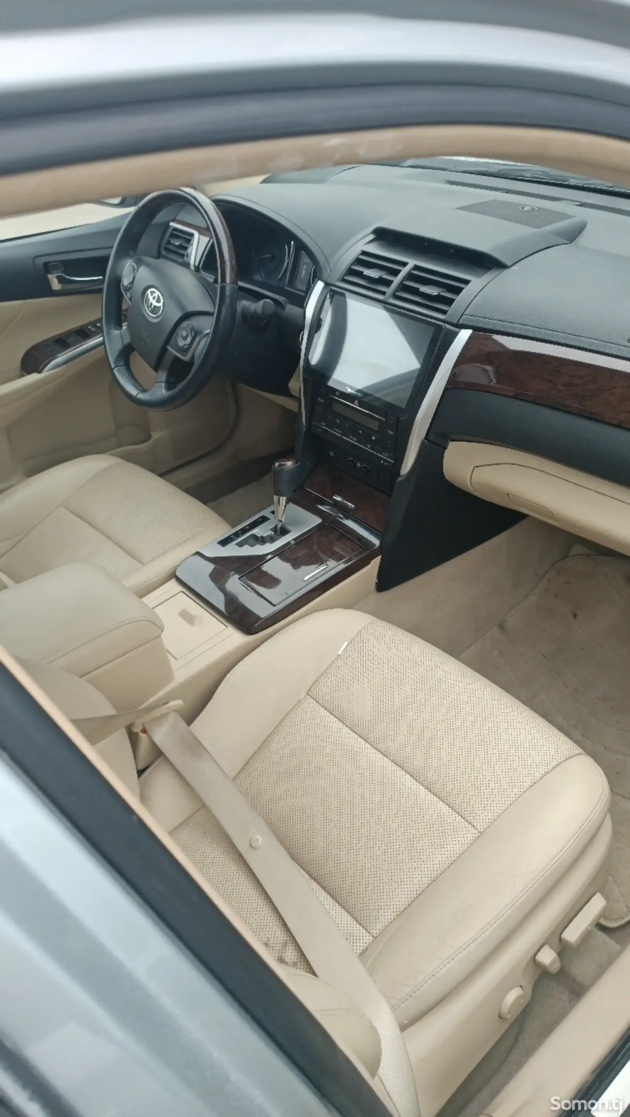 Toyota Camry 2015 · 2.5 AT