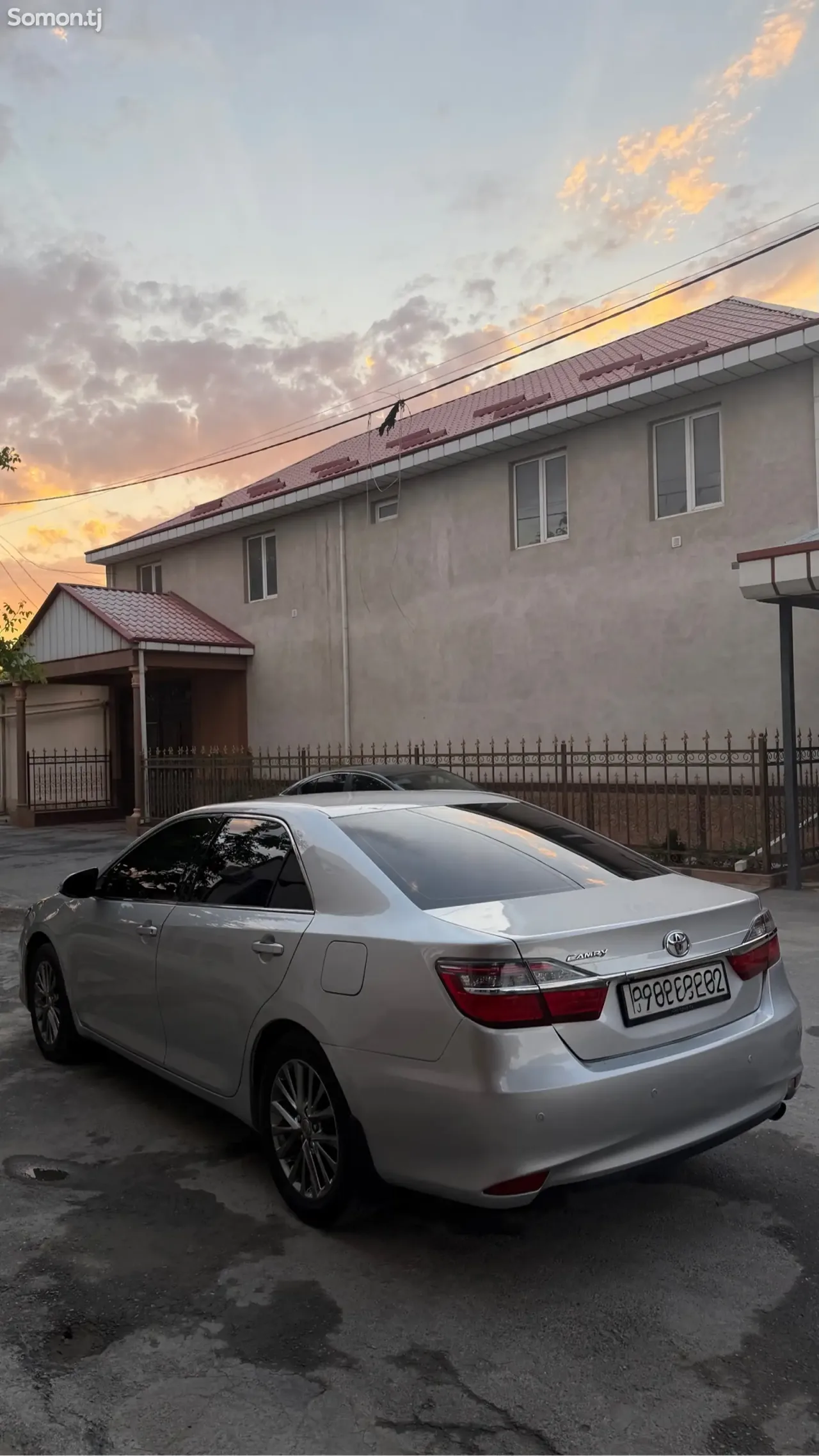 Toyota Camry 2016 · 2.0 AT