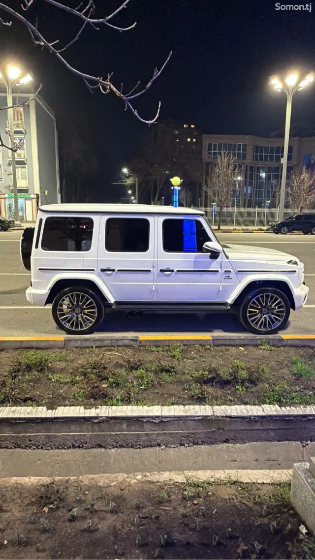 Mercedes-Benz G class 2025 · 4.0 AT