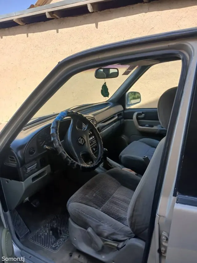 Ssang Yong Musso 1994 · 2.2 MT