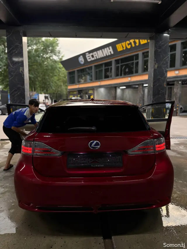 Lexus CT series 2014 · 2.0 AT
