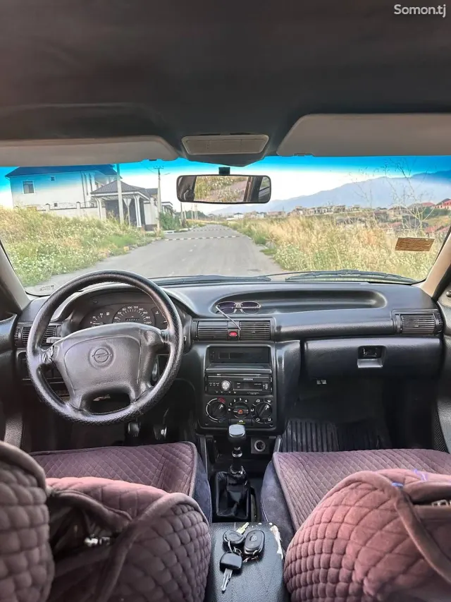 Opel Astra F 1995 · 1.6 MT