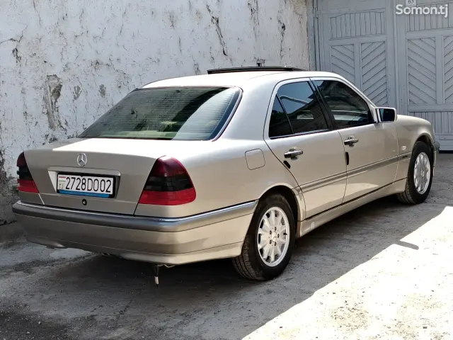 Mercedes-Benz C class 2000 · 1.8 MT