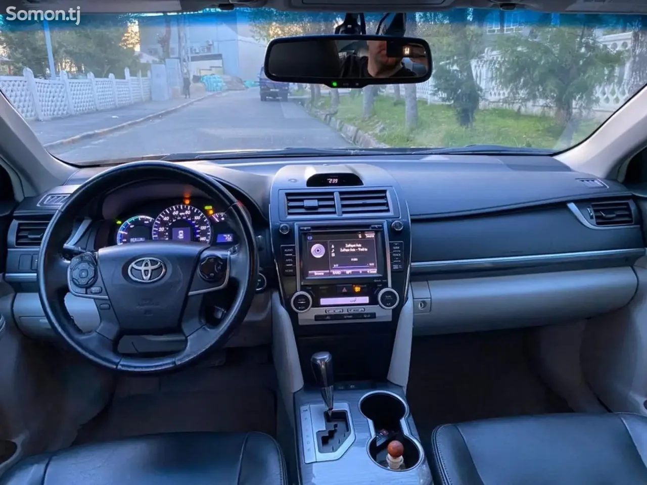 Toyota Camry 2014 · 2.5 AT
