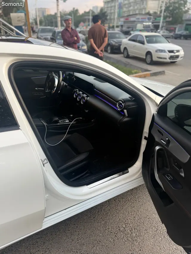 Mercedes-Benz A class 2019 · 2.2 CVT