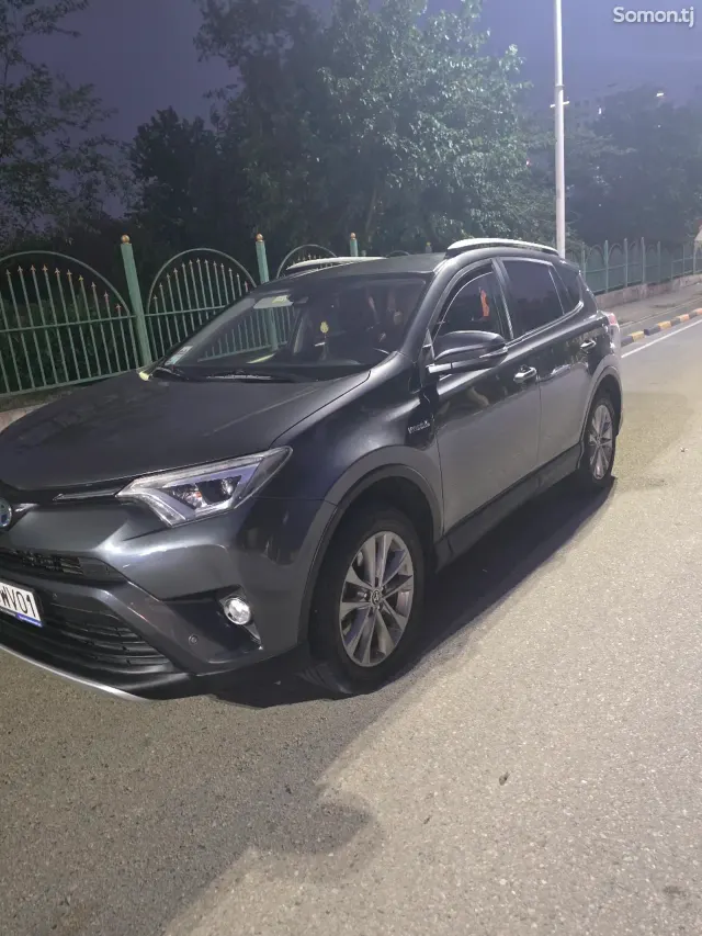 Toyota RAV 4 2017 · 2.5 AT