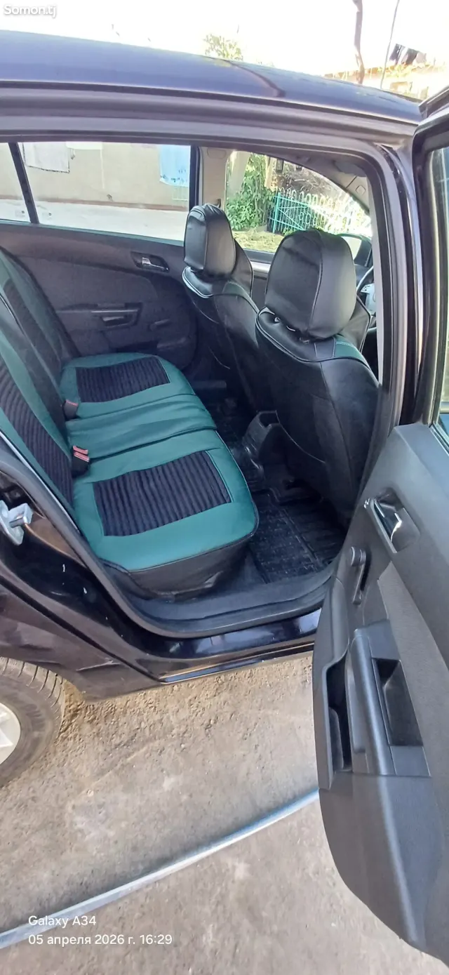 Opel Astra H 2006 · 1.9 MT