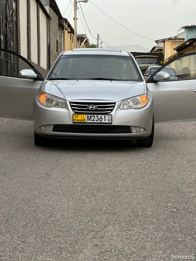 Hyundai Avante 2009 · 1.6 AT