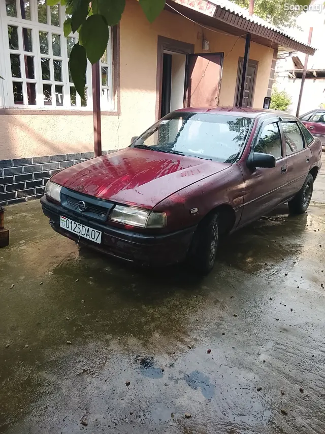 Opel Vectra A 1996 · 1.6 MT