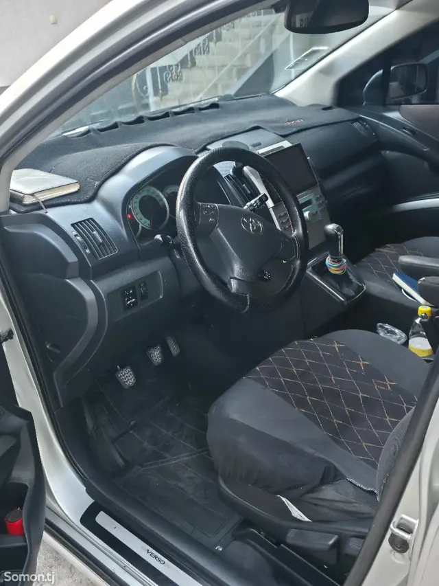 Toyota Verso 2006 · 1.8 MT