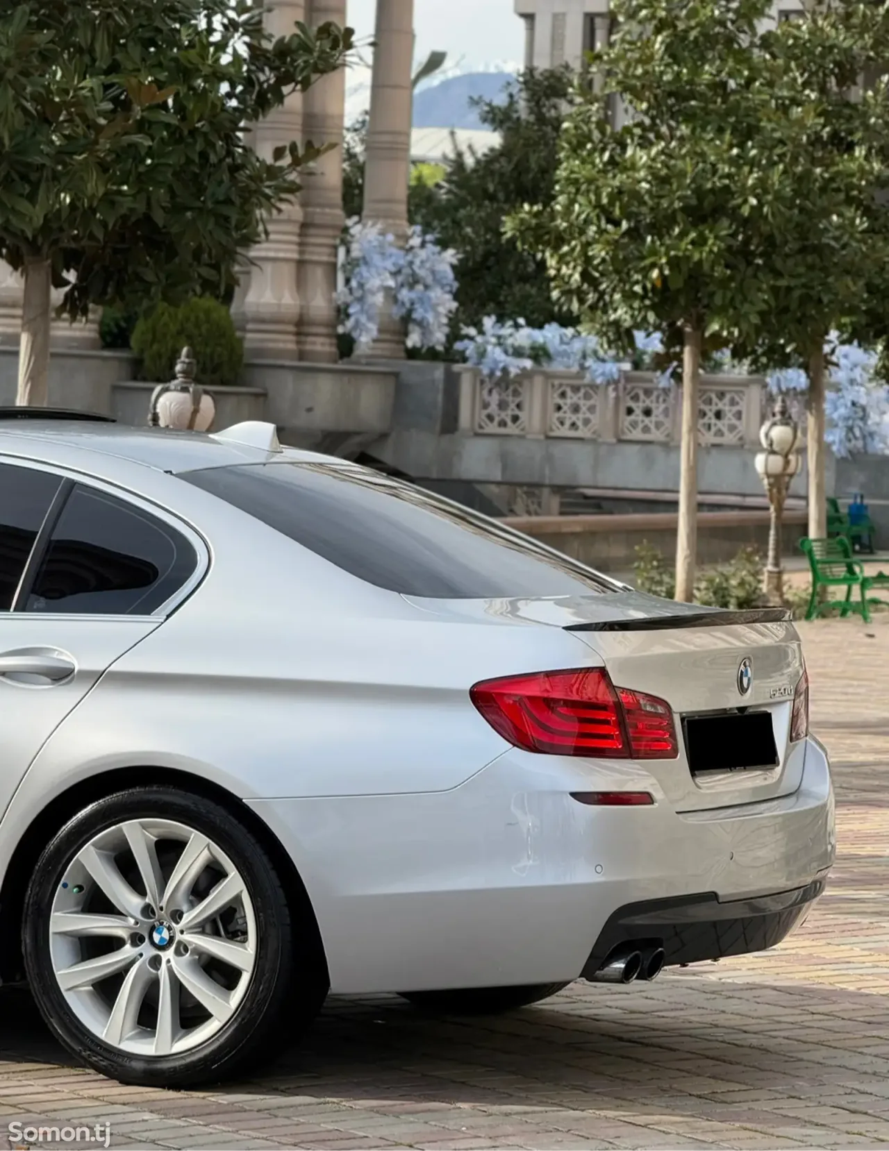 BMW 5 series 2011 · 2.0 AT