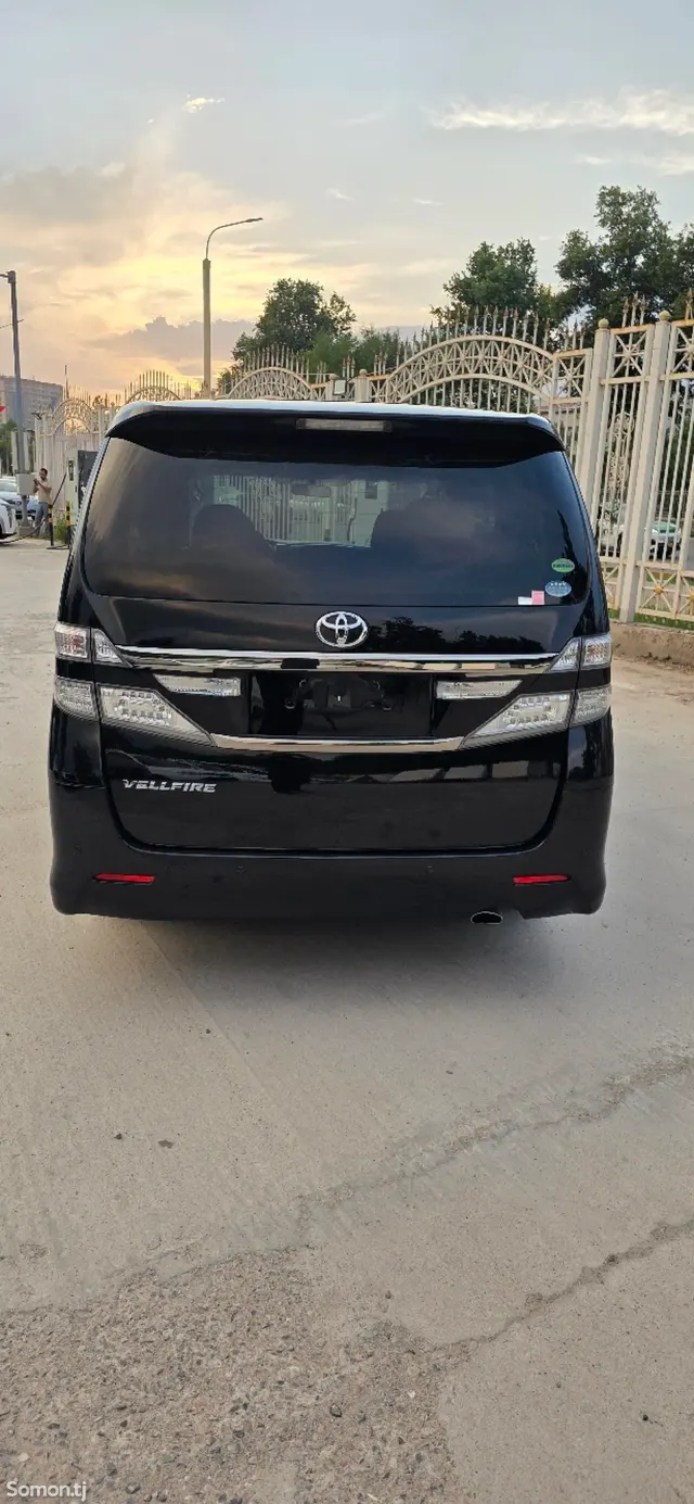 Toyota Vellfire 2014 · 2.4 AT