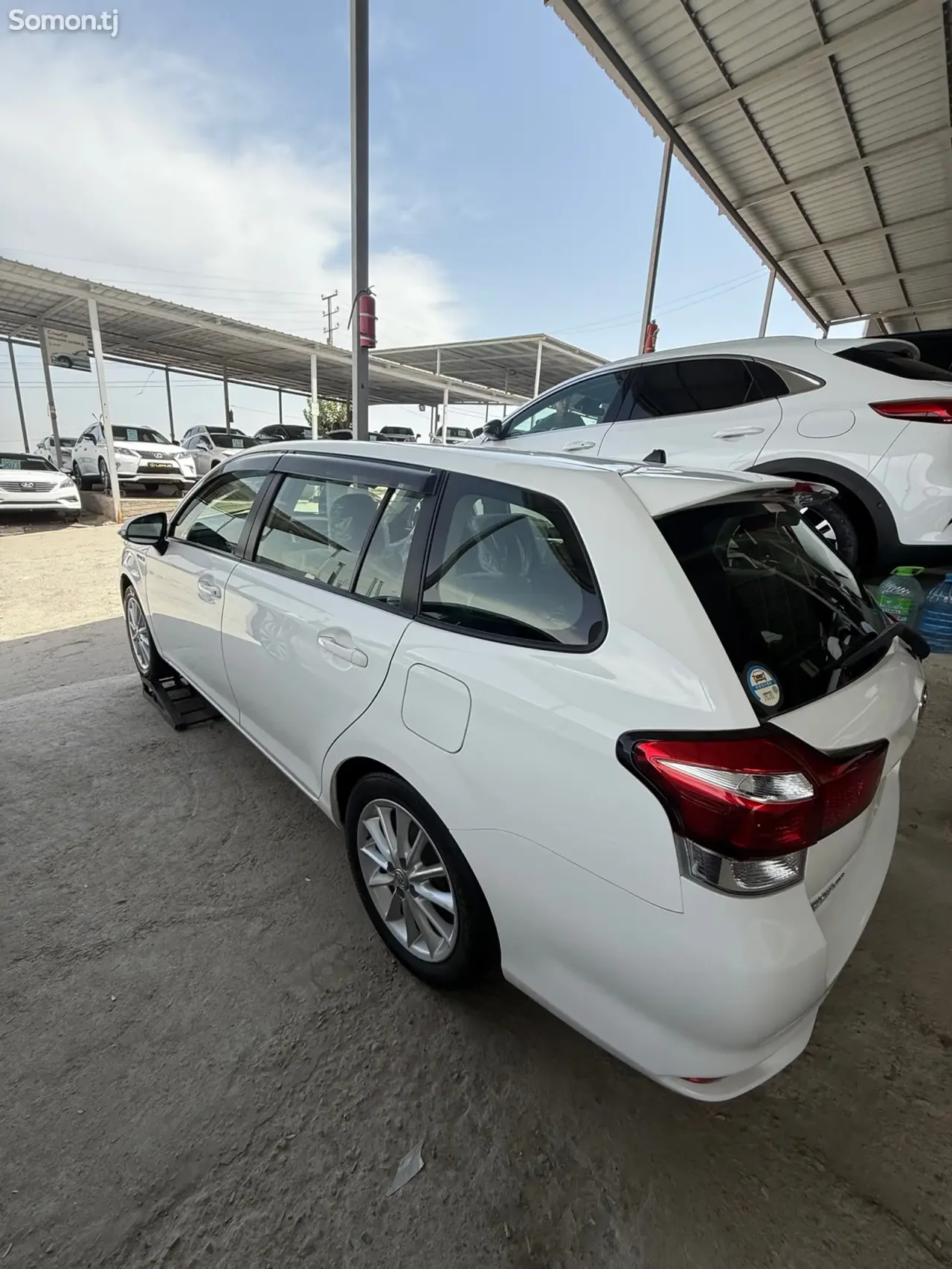 Toyota Fielder 2016 · 1.5 AT