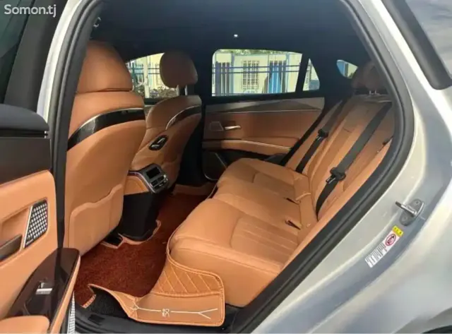 BYD Han 2026 · AT