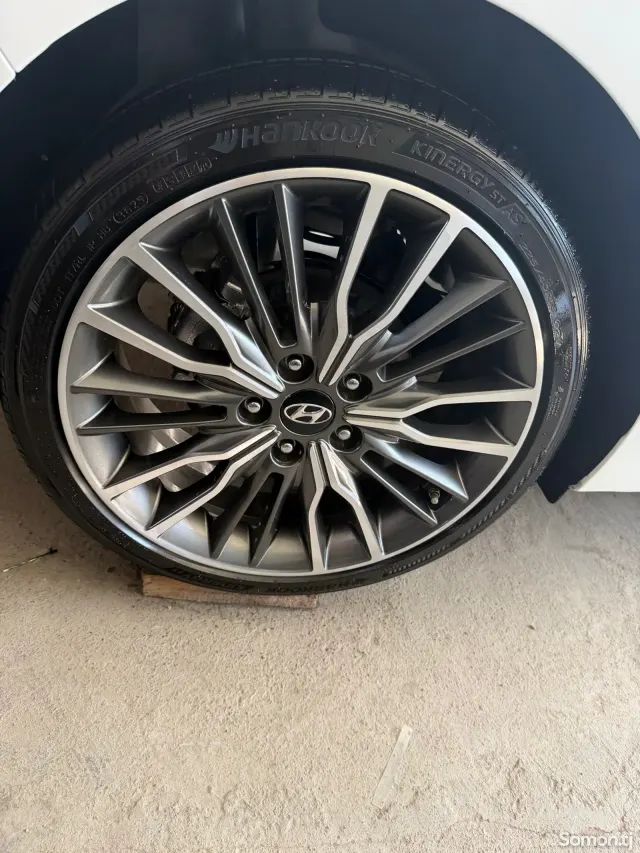Hyundai Avante 2016 · 1.6 AT