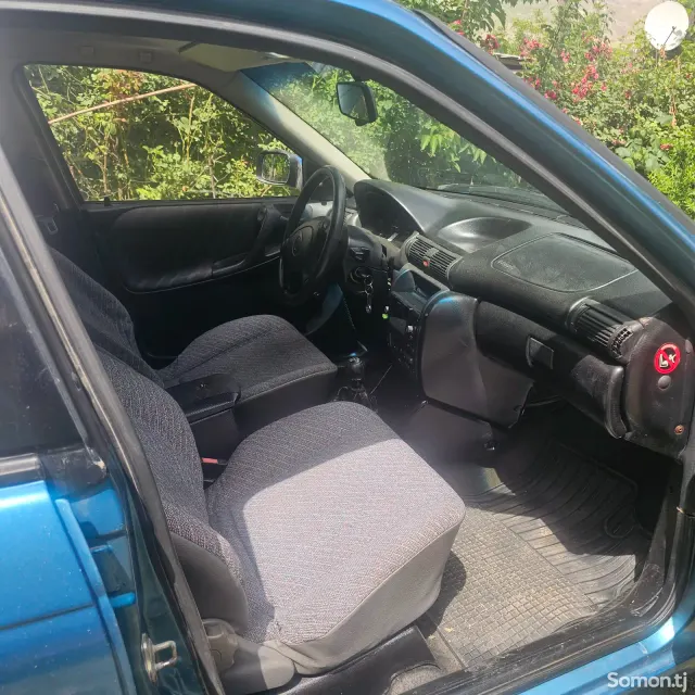Opel Astra F 1995 · 1.6 MT