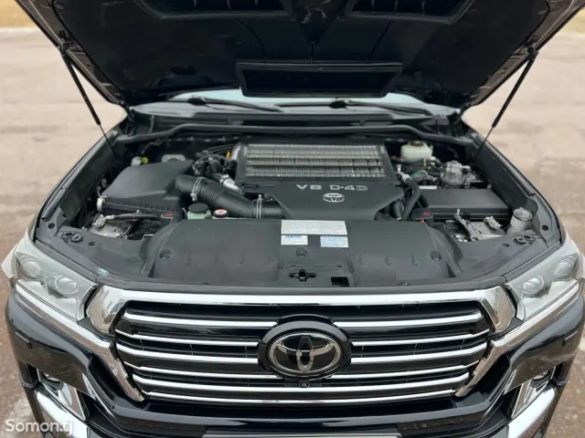 Toyota Land Cruiser 2018 · 4.5 AT
