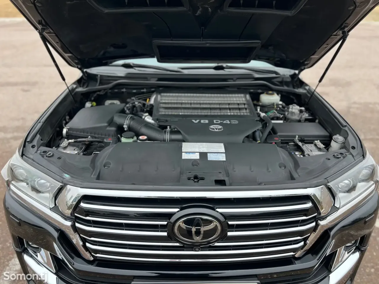 Toyota Land Cruiser 2018 · 4.5 AT