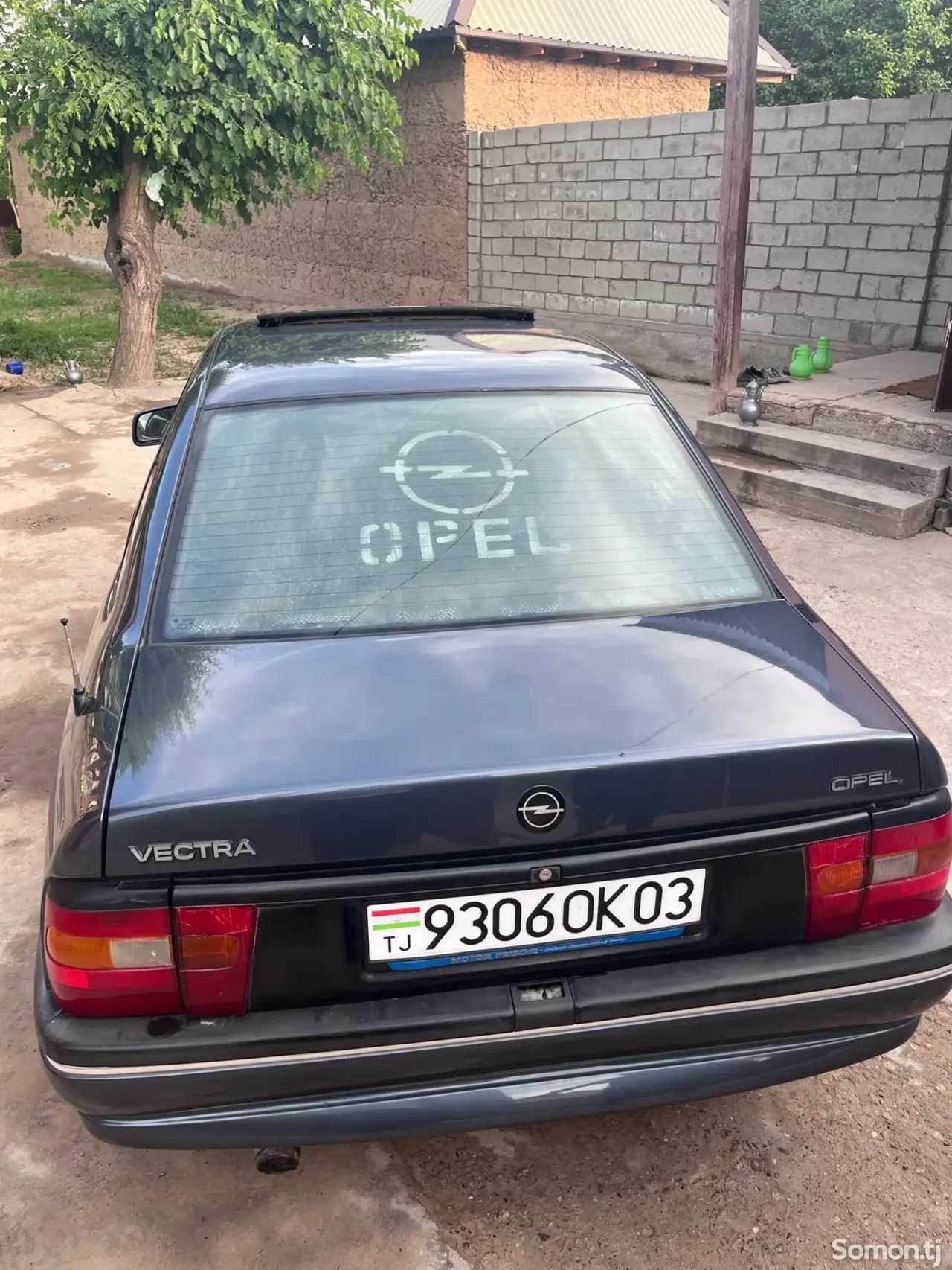 Opel Vectra A 1995 · 1.6 MT
