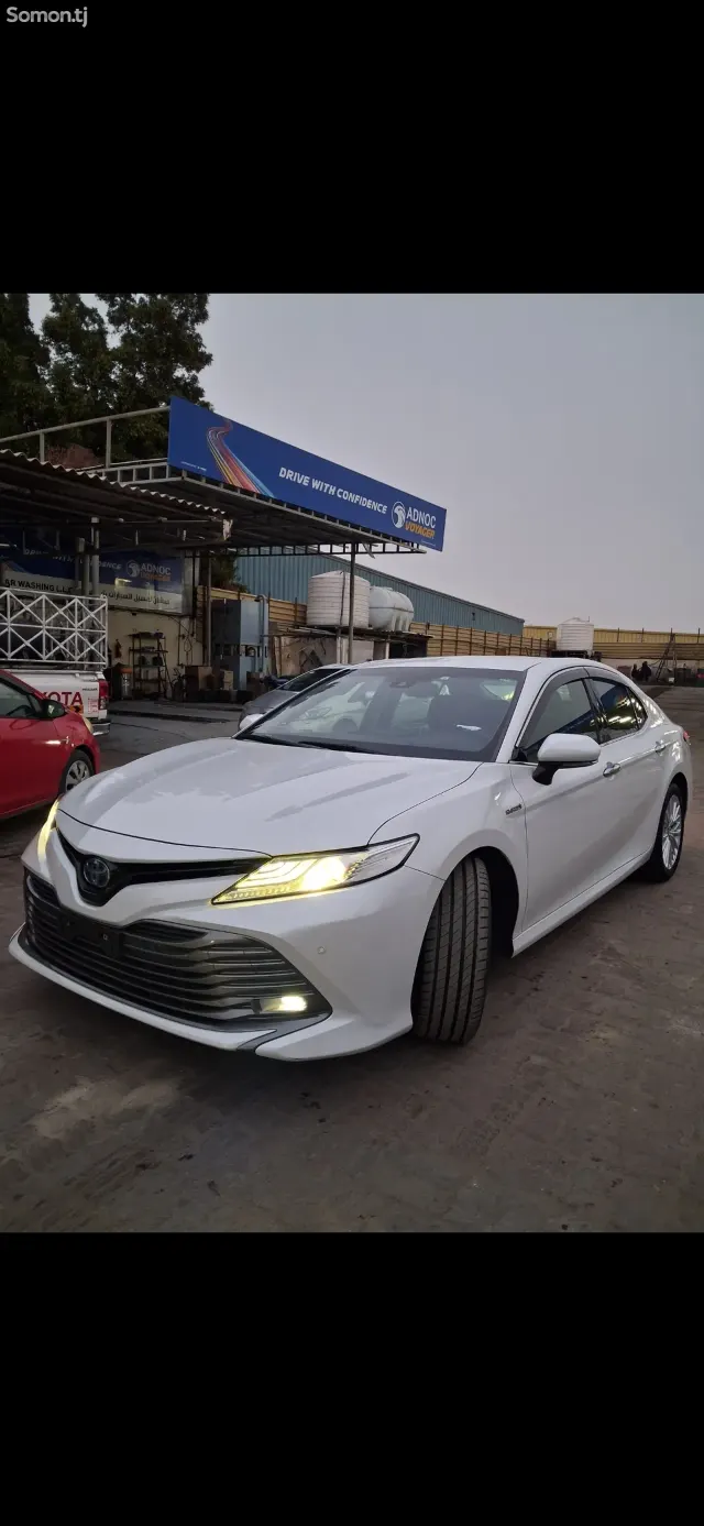 Toyota Camry 2018 · 2.5 AT