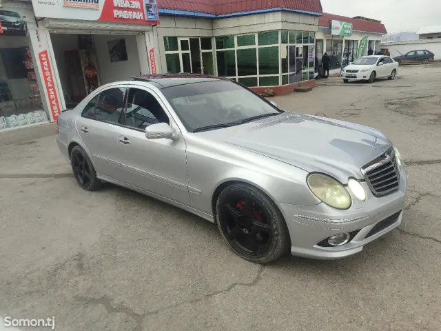 Mercedes-Benz E class 2009 · 3.5 AT