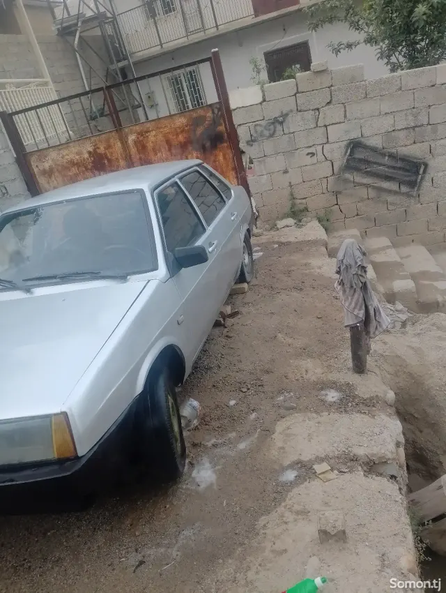 Lada (ВАЗ) 21099 2000 · 1.6 MT