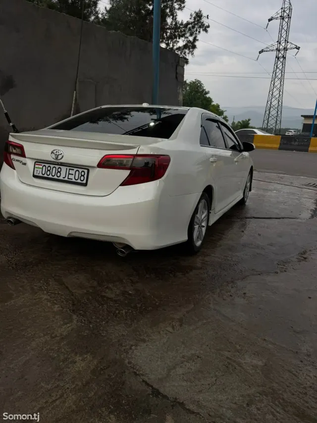 Toyota Camry 2013 · 2.5 AT
