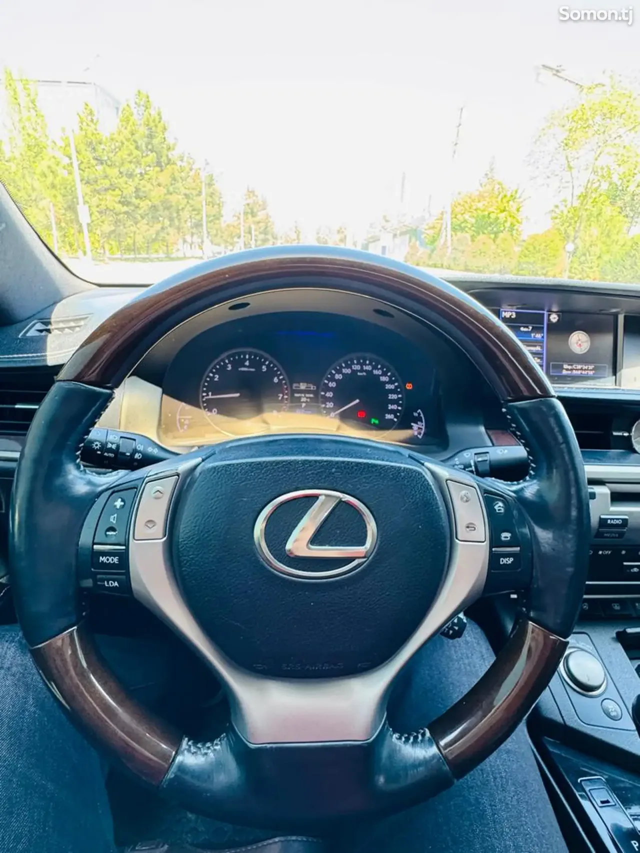 Lexus ES series 2013 · 2.5 AT