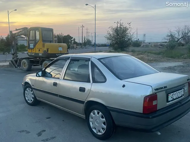 Opel Vectra A 1992 · 1.6 MT