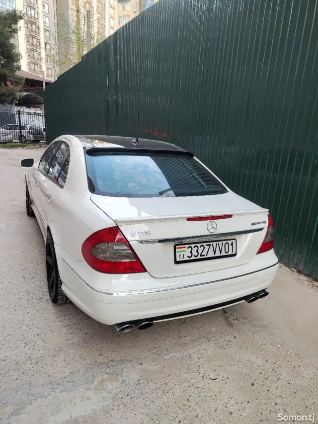 Mercedes-Benz E class 2009 · 5.5 AT