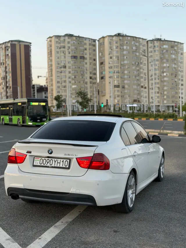 BMW 3 series 2010 · 2.0 AT