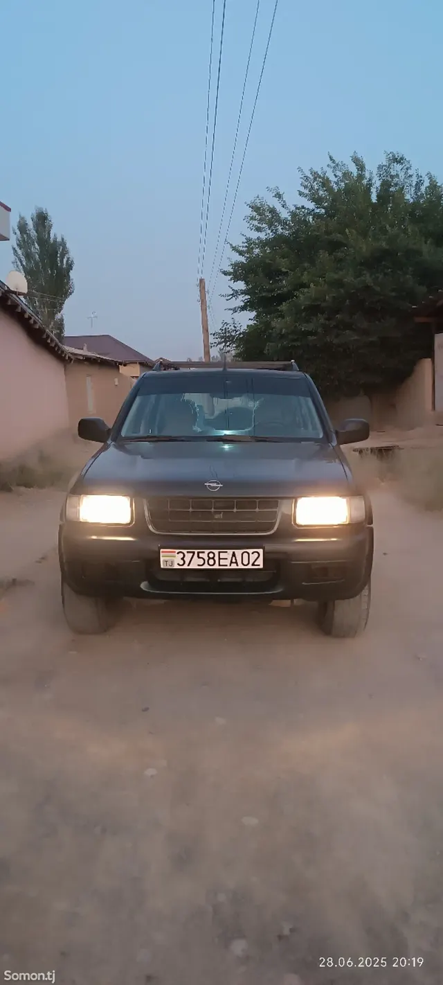 Opel Frontera 2001 · 2.0 MT