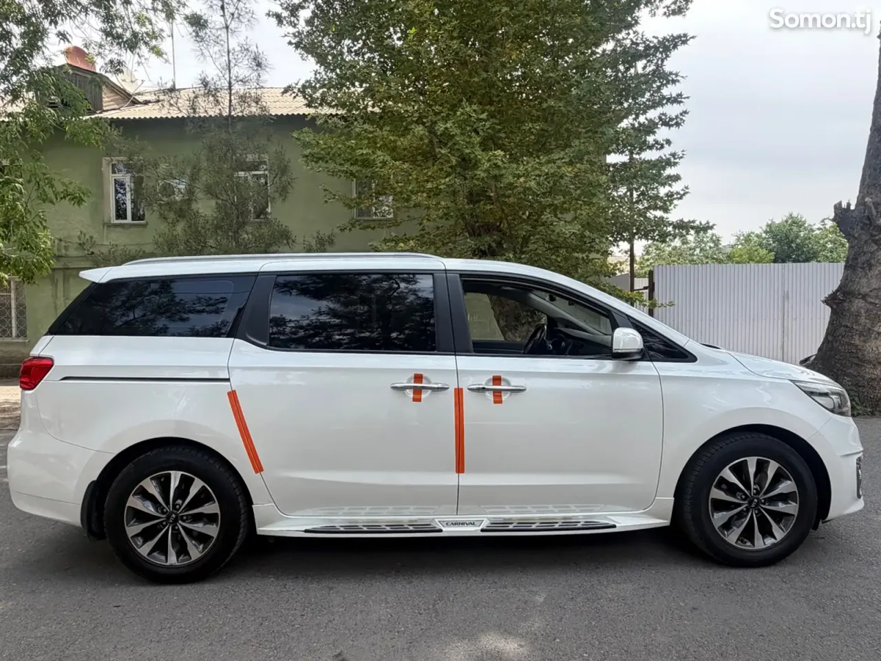 Kia Carnival 2014 · 2.2 AT