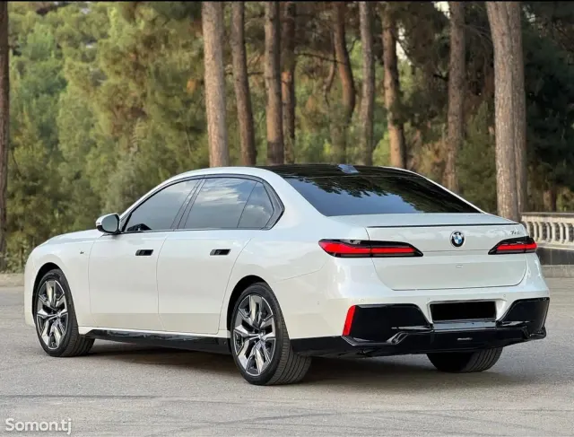 BMW 7 series 2023 · 4.0 AT