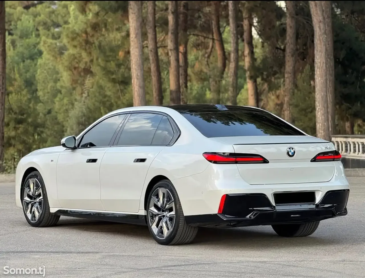 BMW 7 series 2023 · 4.0 AT