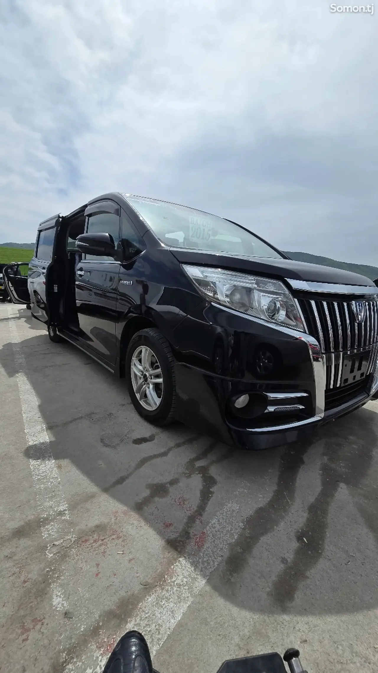 Toyota Voxy 2015 · 1.8 AT