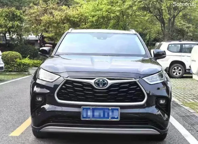 Toyota Highlander 2022 · 2.5 AT
