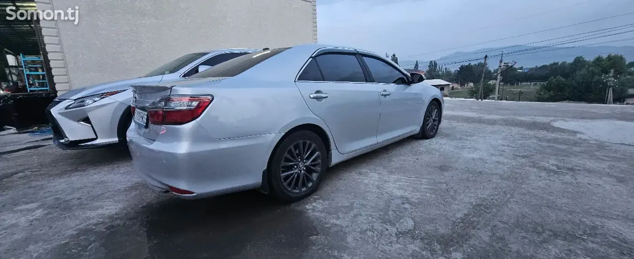 Toyota Camry 2017 · 2.5 AT