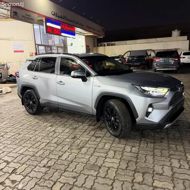 Toyota RAV 4 2023 · 2.5 AT