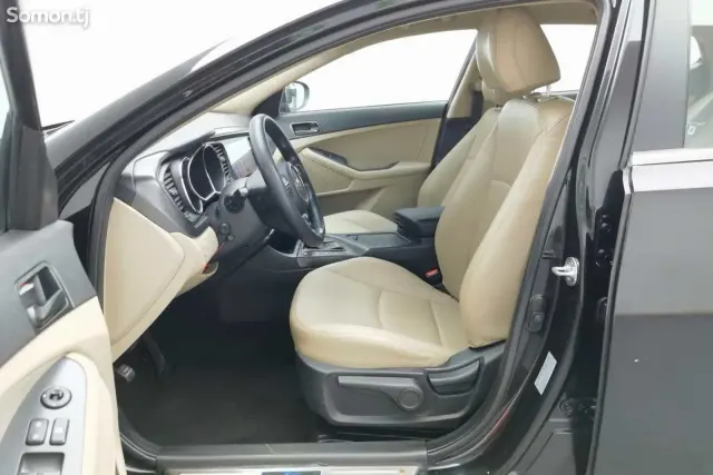 Kia K5 2016 · 1.8 AT