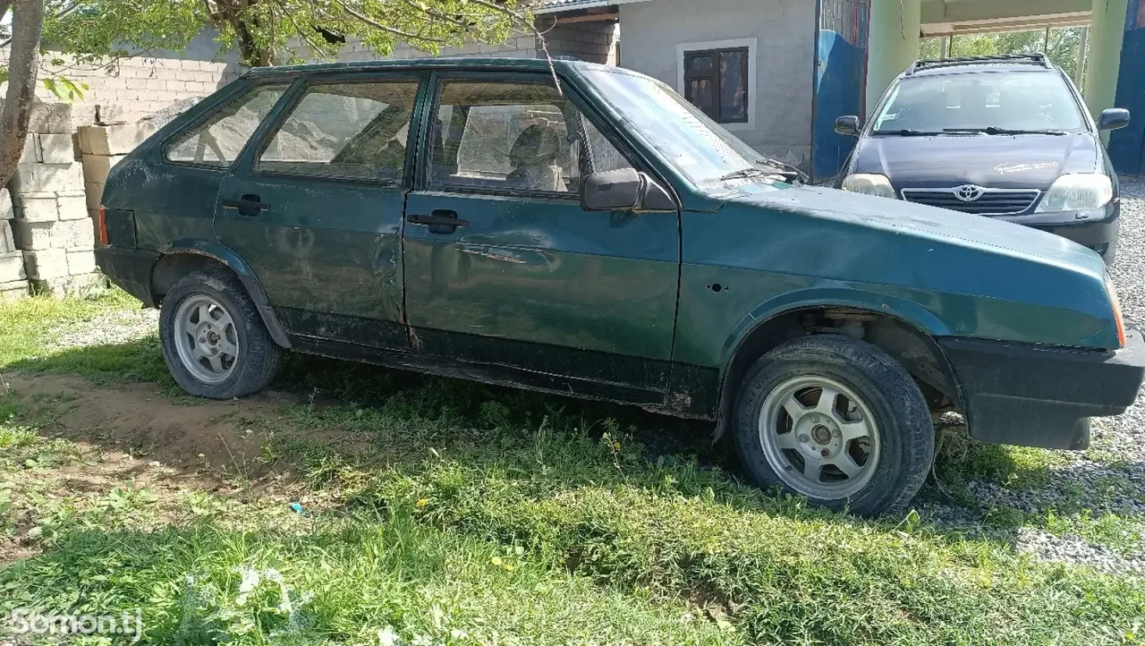 Lada (ВАЗ) 2109 2001 · 1.6 MT